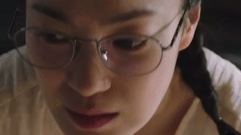 Chồng sử dụng dương vật giả rỗng ruột có dây đeo